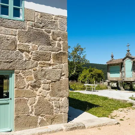 A Casa Dos Caseiros ツ By Rias Baixas גונדומר